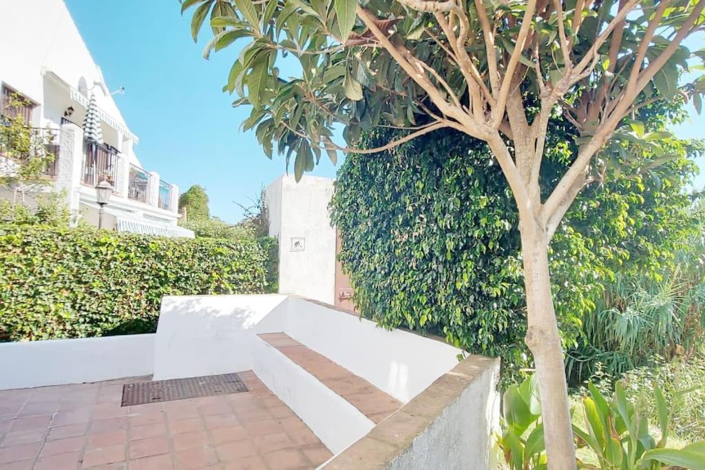 Apartamento Entero Con Solarium En Sabinillas, Con Piscina Y Al Lado Del Puerto De La Duquesa มานิลบา ภายนอก รูปภาพ