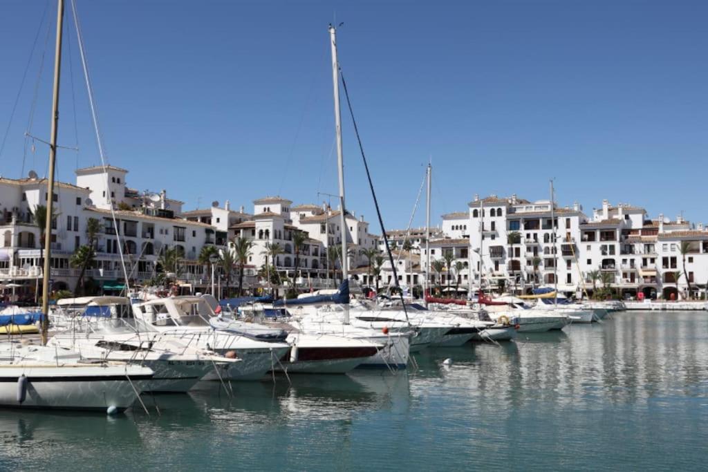 Apartamento Entero Con Solarium En Sabinillas, Con Piscina Y Al Lado Del Puerto De La Duquesa มานิลบา ภายนอก รูปภาพ